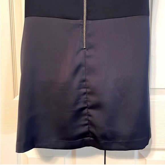 Banana Republic Sleeveless Shift Dress - Picture 4 of 5